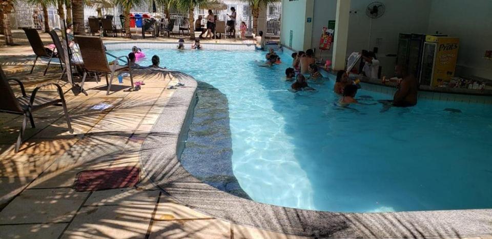 Hotel Lacqua diroma com fogão, geladeira, micro-ondas, Park aquático 24h, acomoda até 5 pessoas Caldas Novas Exterior foto