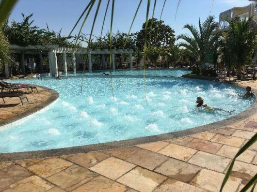 Hotel Lacqua diroma com fogão, geladeira, micro-ondas, Park aquático 24h, acomoda até 5 pessoas Caldas Novas Exterior foto